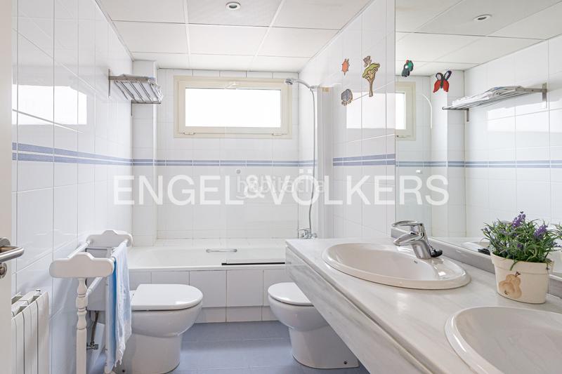 Foto ce5e0700-a182-45c1-8284-b361056873b4. Attico con riscaldamento piscina in Rejas Madrid