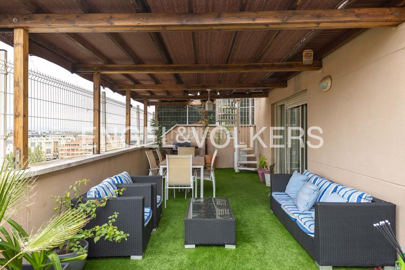 Foto dcd11477-9f26-4eff-bb5b-61396aacdaa8. Attico con riscaldamento piscina in Rejas Madrid