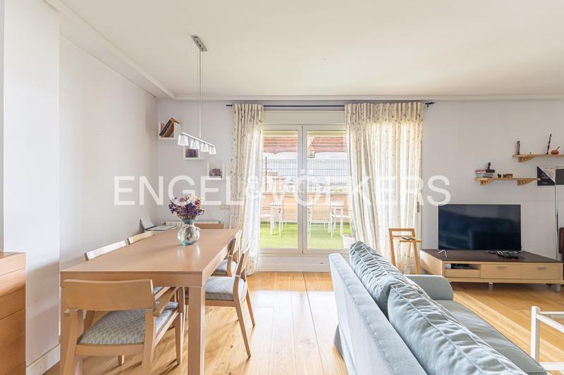 Foto ecf10055-30ec-4c74-bc6f-b10344a9ee3c. Attico con riscaldamento piscina in Rejas Madrid