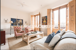 Lloguer Apartament a Palacio. Luminoso piso 2 dormitorios de diseño en finca clásica en calle