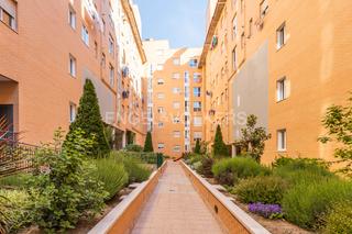 Apartament a Butarque. Apartamento en urbanización con piscina y plaza de garaje