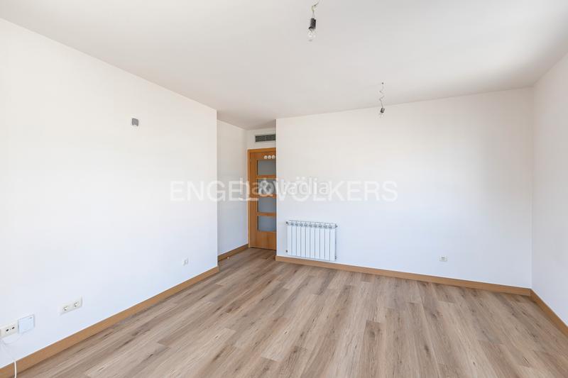 Foto 362d2220-40e2-41b3-b831-385c76cde2cc. Apartament amb calefacció aparcament a Butarque Madrid