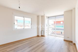 Apartament a Butarque. Piso en urbanización con piscina y plaza de garaje