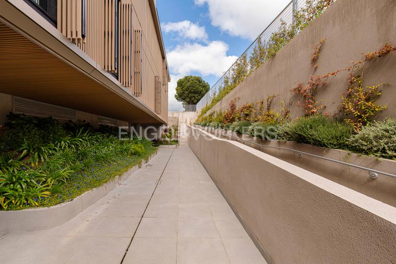 Foto 0310765e-01c9-4dc7-a1ae-95a8ee7136d5. Alquiler apartamento bajo dúplex amueblado con jardín en boadilla en Boadilla del Monte