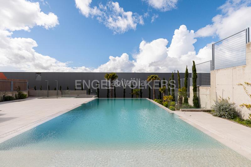 Foto 45abdc25-7a9d-4d3a-9675-246eabaf45b9. Lloguer apartament amb calefacció aparcament piscina a Boadilla del Monte