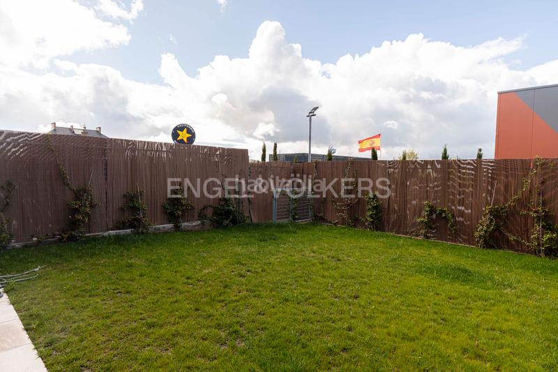 Foto 60aba010-ff73-4497-b0cf-33ac631195e2. Lloguer apartament amb calefacció aparcament piscina a Boadilla del Monte
