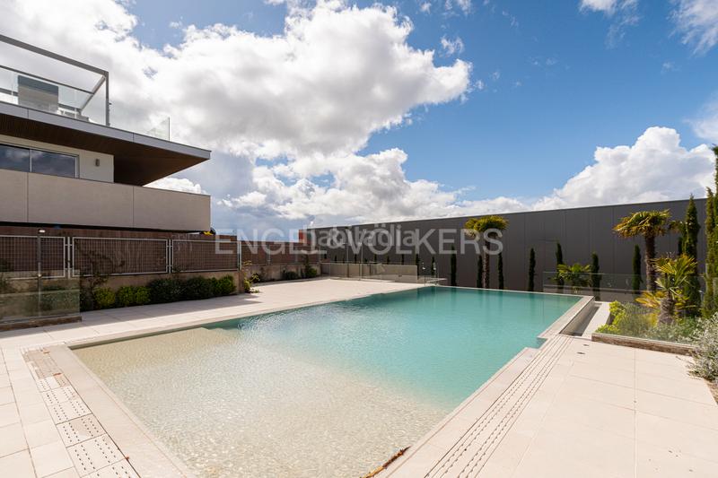 Foto 94f8025e-ffb7-420e-8f86-1b1422063108. Lloguer apartament amb calefacció aparcament piscina a Boadilla del Monte
