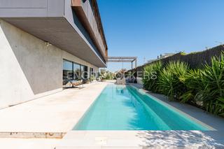 Casa a Valdecabañas. Espectacular villa de diseño en boadilla del monte