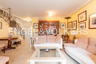 Location Maison jumelée  Calle fernández caballero. Acogedor chalet adosado semiamueblado en boadilla