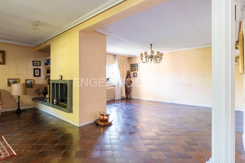 Foto b070e3df-718d-4886-af1f-296608cda840. Casa unifamiliar con exclusiva ubicación en Pueblo Pozuelo de Alarcón