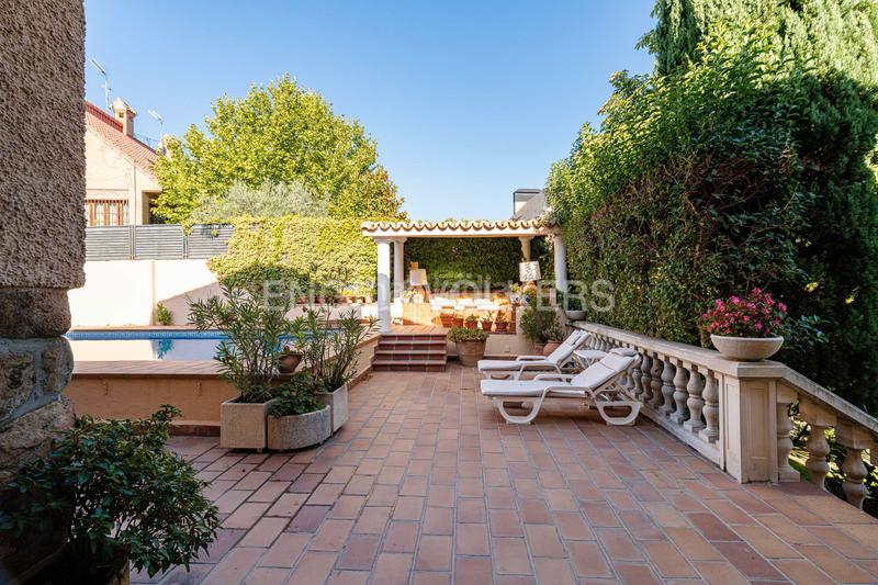 Foto c75f2eae-ac4d-4404-9704-b3da7ae35559. Casa unifamiliar con exclusiva ubicación en Pueblo Pozuelo de Alarcón