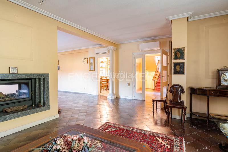 Foto dbec4418-7834-44ac-b287-8c5df2988c0e. Casa unifamiliar con exclusiva ubicación en Pueblo Pozuelo de Alarcón