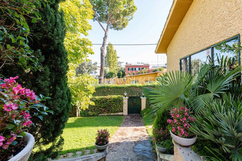Foto fa5e90f0-d549-4439-8198-884e7c584e51. Casa unifamiliar con exclusiva ubicación en Pueblo Pozuelo de Alarcón