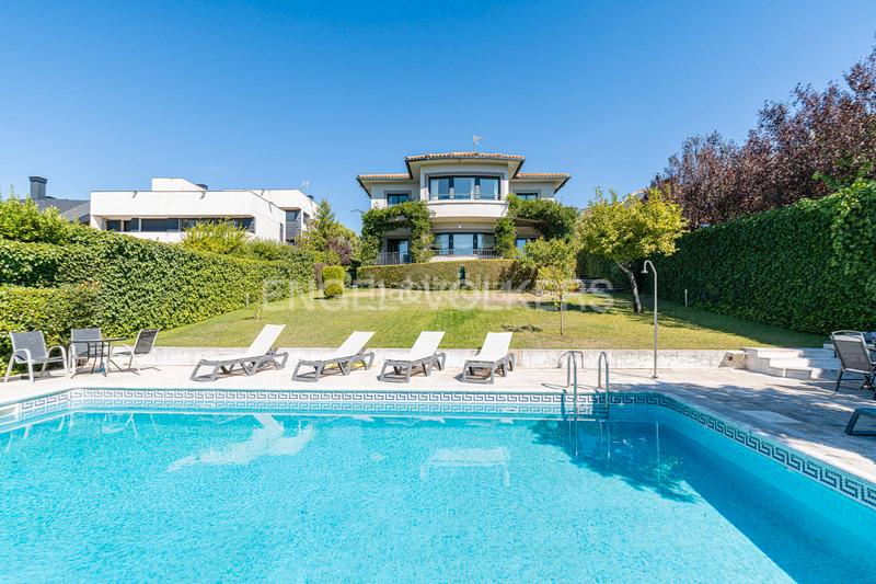 Foto fd894c5d-dc10-4f22-a66d-02e62a5032f7. Maison avec chauffage piscine dans Hoyo de Manzanares