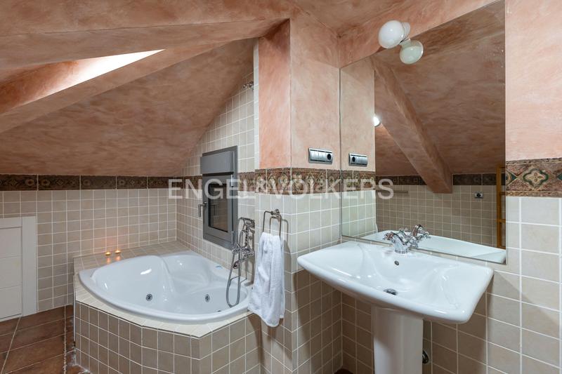 Foto 198c3e34-aa3b-41bd-b7c8-46ebef5cba0d. Casa con riscaldamento parcheggio piscina in Ciudalcampo