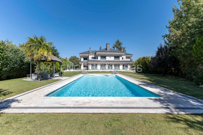 Foto 1e0e77bf-e390-4d24-9188-18bc2e353791. Casa con riscaldamento parcheggio piscina in Ciudalcampo