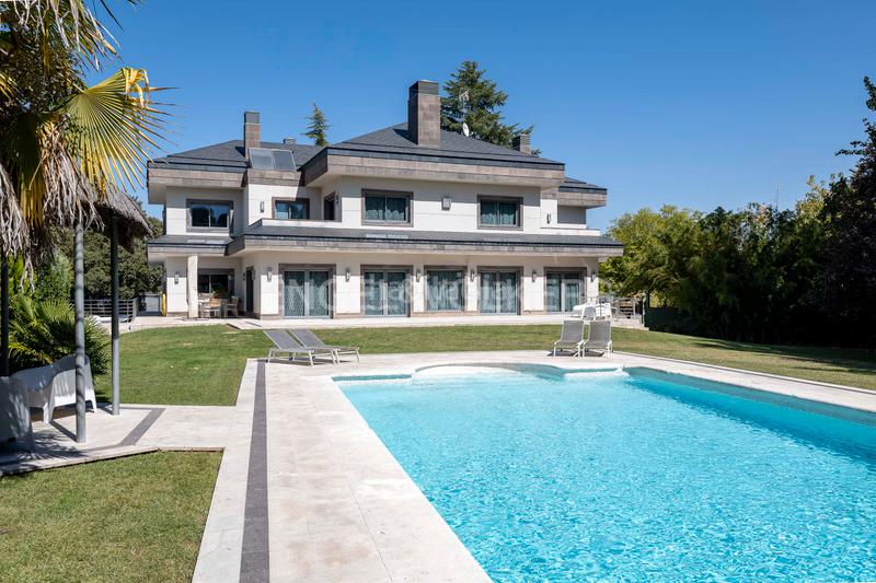 Foto f855e6db-55e3-48e2-983b-334ac1f97990. Casa con riscaldamento parcheggio piscina in Ciudalcampo