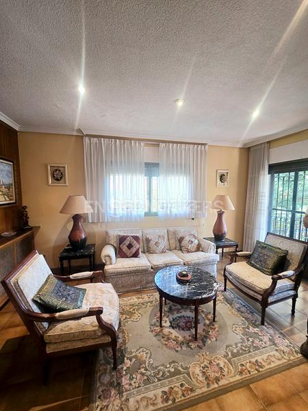 Foto 8731055b-f6a0-43b9-b900-cd1054ef0e7a. Lloguer casa amb calefacció aparcament piscina a Becerril de la Sierra