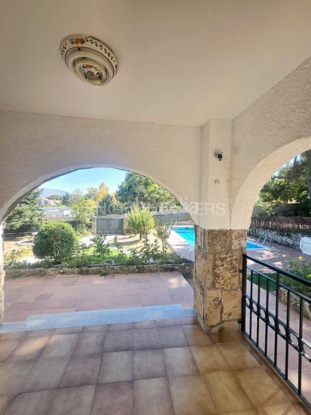 Foto eff2993b-f26e-417d-94ad-f72b05341954. Lloguer casa amb calefacció aparcament piscina a Becerril de la Sierra