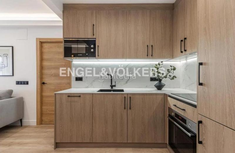 Foto 38015d0e-ae4b-40d5-b5b4-559103323688. Lloguer apartament amb calefacció a Argüelles Madrid