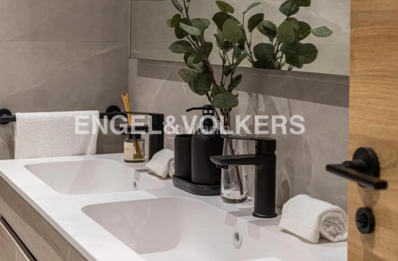 Foto b15eb318-2cb9-43e2-8384-83222c16ece4. Lloguer apartament amb calefacció a Argüelles Madrid