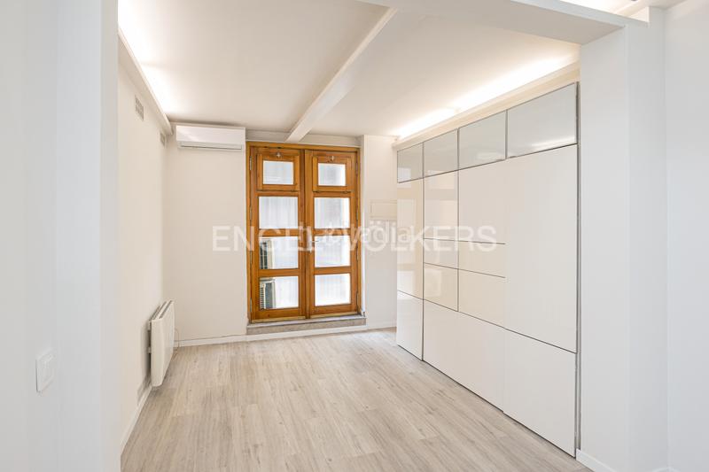 Foto 8802a604-94ea-45ec-aede-bb840d062d16. Apartamento singular dúplex reformado de los austrias en Madrid