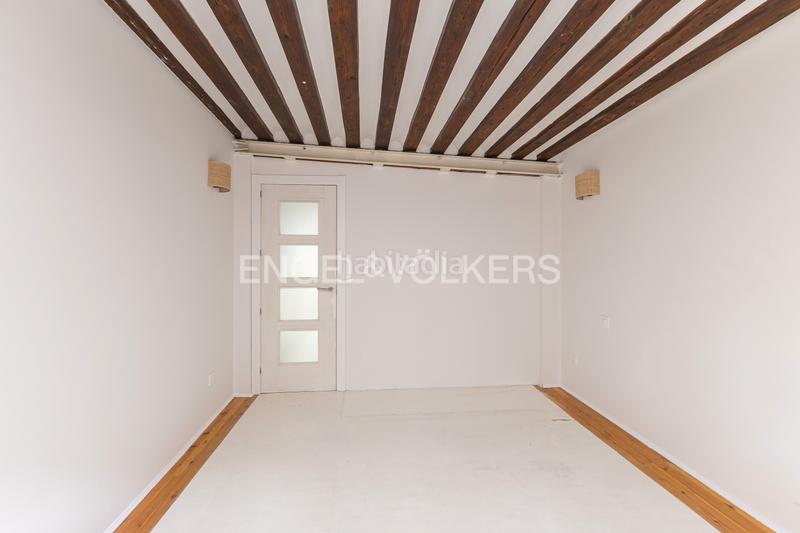 Foto cfb4449e-0d9b-4a9b-9e8a-0d7b3c475921. Apartamento singular dúplex reformado de los austrias en Madrid
