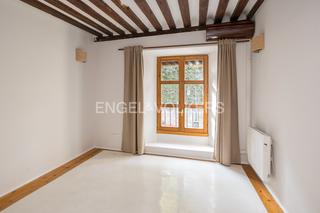 Apartament a Palacio. Singular dúplex reformado en madrid de los austrias