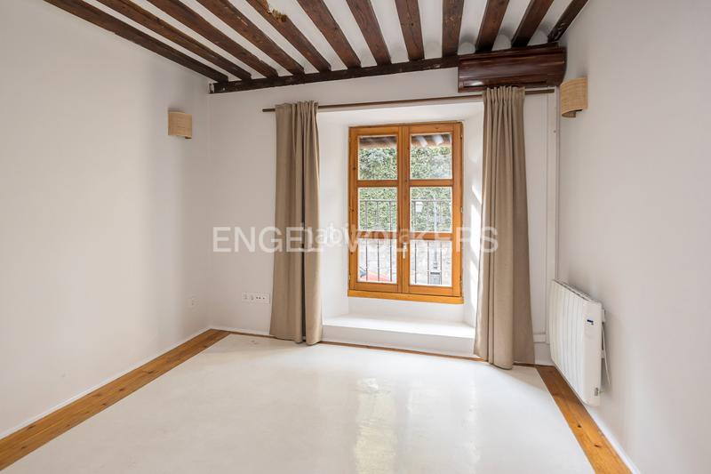 Foto e4f150a4-4739-47c1-92c2-aa18018d35dd. Apartamento singular dúplex reformado de los austrias en Madrid