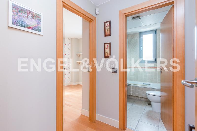Foto 43a43e95-ded0-424a-918a-03c9a455d301. Rent apartment with heating parking pool in Aravaca Madrid