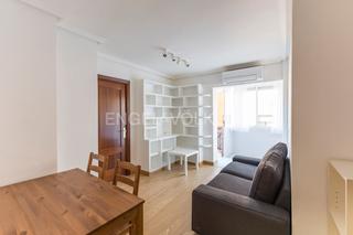 Alquiler Apartamento en Quintana. Piso de 1 dormitorio y terraza en alquiler