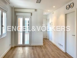 Lloguer Apartament  Calle de ríos rosas. Estupendo piso de dos dormitorios en alquiler
