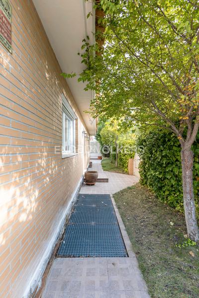 Foto 341e341e-95d6-45e1-9f65-c7c6abb08d3e. House with heating parking pool in Miramadrid Paracuellos de Jarama