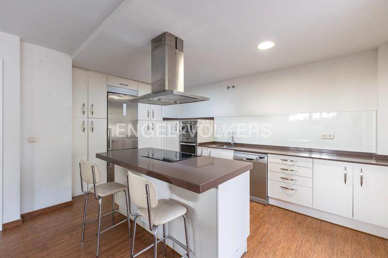 Foto 651a4273-438e-43f1-bb37-a1cbcf3f62aa. House with heating parking pool in Miramadrid Paracuellos de Jarama