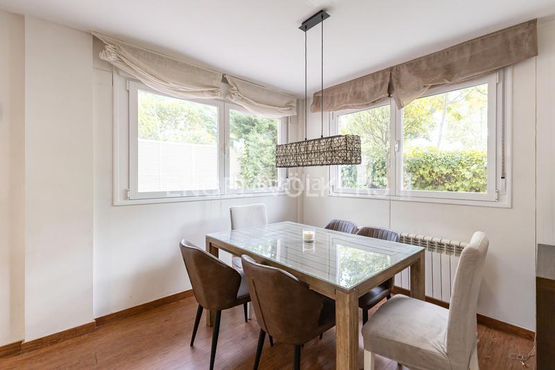 Foto a109f6a0-acd9-47d3-96c3-3a2d0a66c399. House with heating parking pool in Miramadrid Paracuellos de Jarama