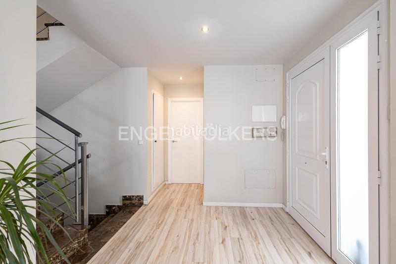 Foto e666b67e-330c-4cc3-b998-0bb37f9a4c2c. House with heating parking pool in Miramadrid Paracuellos de Jarama