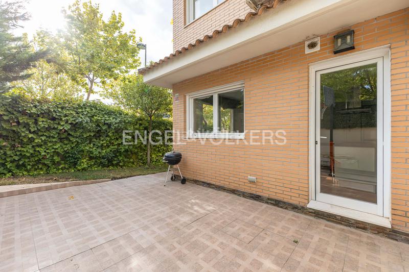 Foto eaaaec41-5898-410b-8c01-264d51db5644. House with heating parking pool in Miramadrid Paracuellos de Jarama