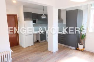 Lloguer Apartament a Hispanoamérica-Bernabéu. Piso luminoso de dos dormitorios en chamartín