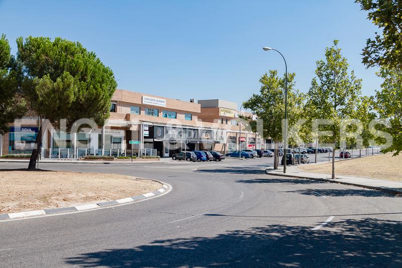 Foto 561a629d-bd5b-46ab-9ea2-c283f616eb92. Miete haus mit heizung parking pool in La Florida - El Plantío Madrid