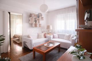 Appartement à Aluche. Vivienda luminosa con terraza en planta alta