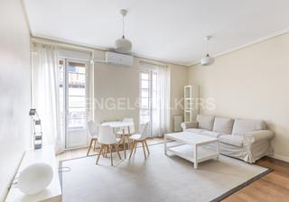 Location Appartement à Justicia-Chueca. Luminoso piso exterior con balcón en justicia