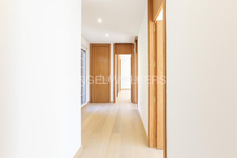 Foto e97ff871-ddb1-484f-b1f0-9f03ac7f1c00. Alquiler casa magnífico chalet reformado en urb. valdepastores en Boadilla del Monte