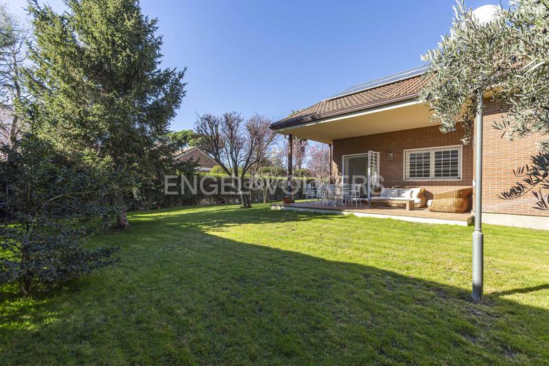 Foto f54048c3-01c7-44d4-80fc-e97ad7279cdd. Alquiler casa magnífico chalet reformado en urb. valdepastores en Boadilla del Monte