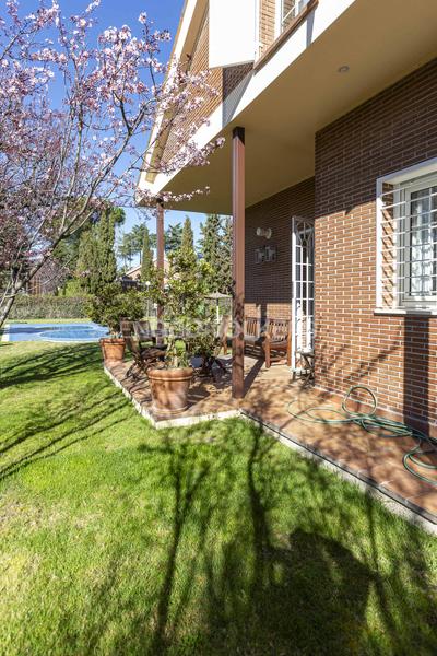 Foto 4b9cbd1c-7ca7-4b3a-bb1a-dc9d90de807c. Miete haus mit heizung parking pool in Valdepastores-Las Encinas Boadilla del Monte