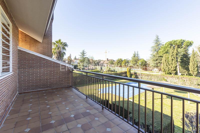 Foto 13a52fb9-844e-48f8-8dde-a8b79775c7a0. Rent house with heating parking pool in Valdepastores-Las Encinas Boadilla del Monte