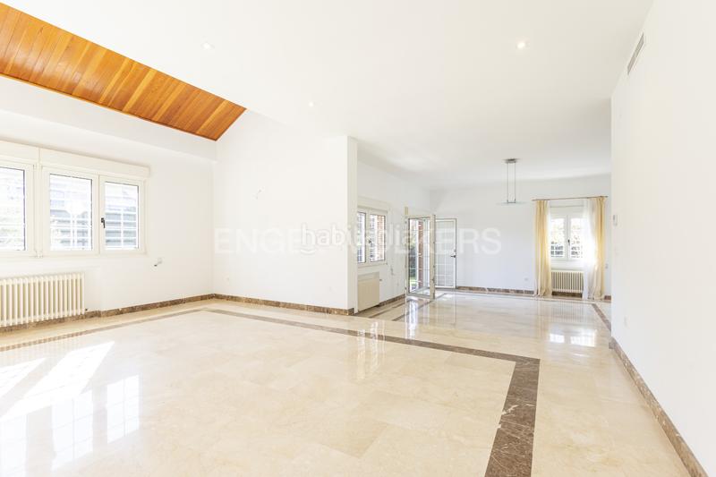 Foto 56cdad76-049b-46da-93ea-d037591dc110. Rent house with heating parking pool in Valdepastores-Las Encinas Boadilla del Monte