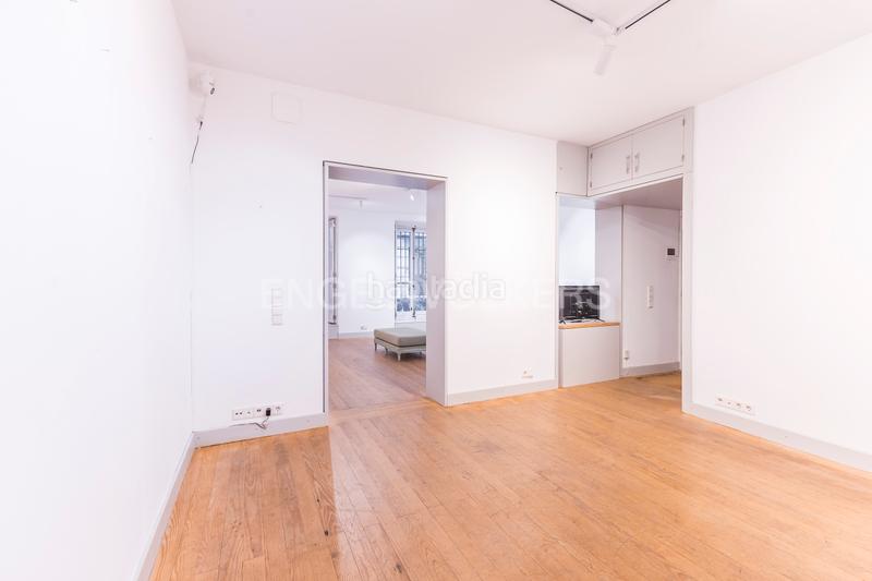 Foto 8b7f3d4b-8d29-4946-bbf6-149762ee4bf9. Piccolo appartamento con riscaldamento in Cortes-Huertas Madrid