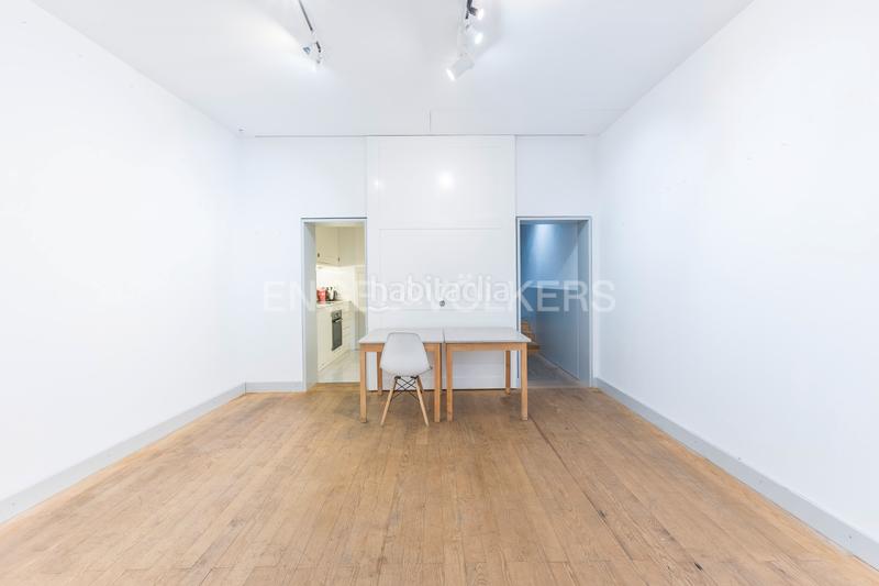 Foto a05735c1-6d69-4640-9fb2-9a2dc1f5dc6e. Piccolo appartamento con riscaldamento in Cortes-Huertas Madrid