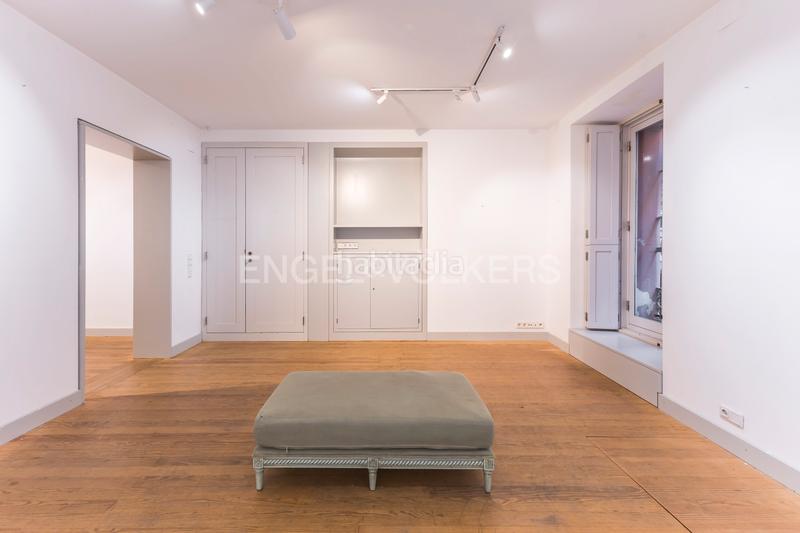 Foto b28da097-b89b-44f5-b17d-faba2fbc038e. Piccolo appartamento con riscaldamento in Cortes-Huertas Madrid