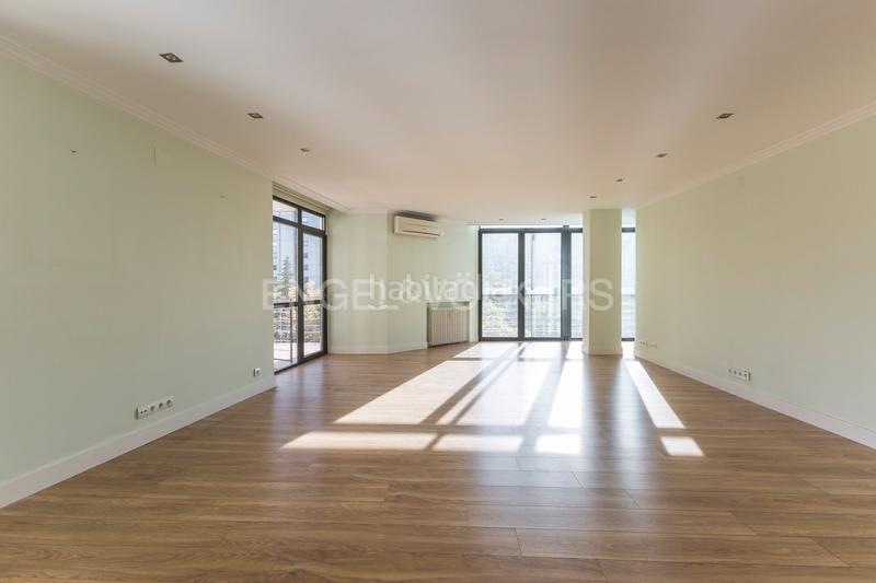 Foto 0111b688-25fe-4f43-8960-855040c76f29. Piccolo appartamento con riscaldamento in Castillejos-Cuzco Madrid